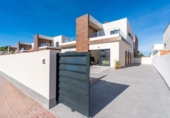 Chalet independiente con terreno en venta en la España, Daya Nueva, ref: TR415230 foto