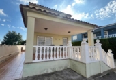Chalet independiente con terreno en venta en la España, Castellón de la Plana, ref: TR415238 foto