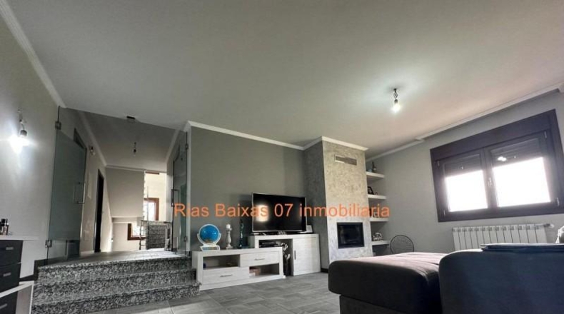 Понтеведра - Puenteareas - 1250m2
