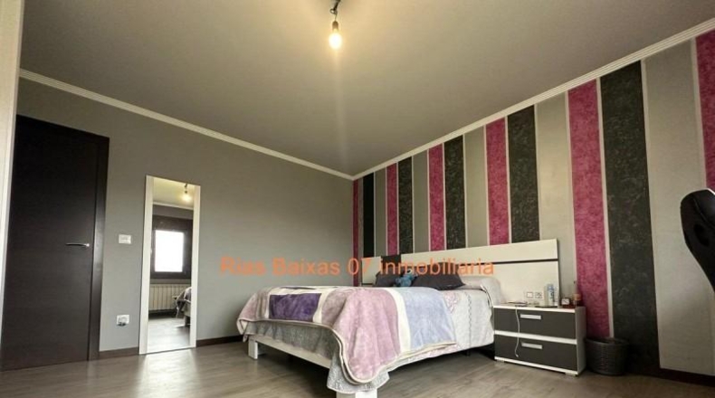 Понтеведра - Puenteareas - 1250m2