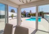 Chalet independiente con terreno en venta en la España, San Bartolomé de Tirajana, ref: TR340949 foto