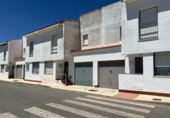 Chalet independiente con terreno en venta en Azuaga ref: TR415278 foto