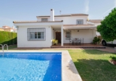 Chalet independiente con terreno en venta en Gines ref: TR415307 foto
