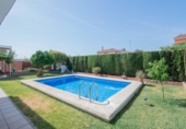 Chalet independiente con terreno en venta en Gines ref: TR415307 foto