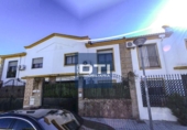 Chalet independiente con terreno en venta en la Calle Constantino Ponce de la Fuente, Sevilla, ref: TR415319 foto