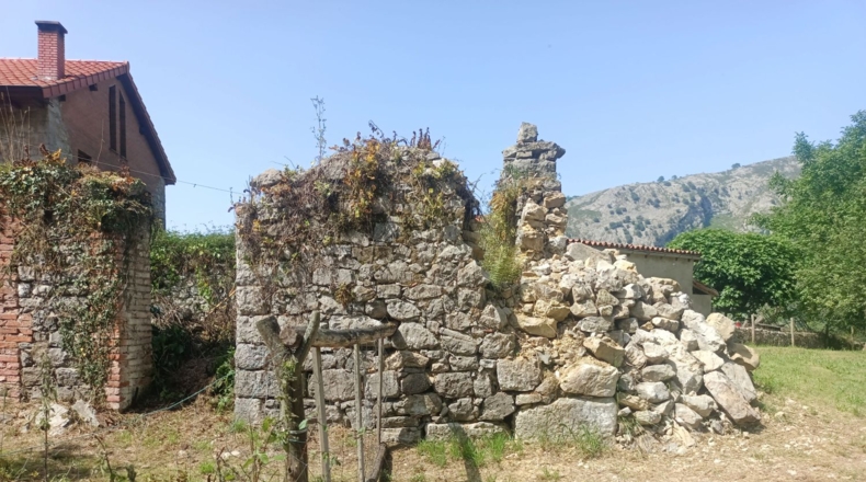 Astúries - Posada de Llanes - 5543m2