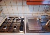 Отдельно стоящий дом с участком на продажу в городе Valdemorillo. Фото