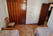 Отдельно стоящий дом с участком на продажу в городе Valdemorillo. Фото