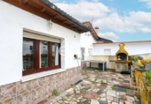 Chalet independiente con terreno en venta en la España, Oviedo, ref: TR394855 foto