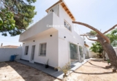 Chalet independiente con terreno en venta en la España, Orihuela, ref: TR415454 foto