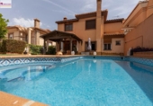 Chalet independiente con terreno en venta en la España, La Zubia, ref: TR415457 foto