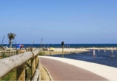 Chalet independiente con terreno en venta en la España, Castelló d'Empúries, ref: TR403517 foto