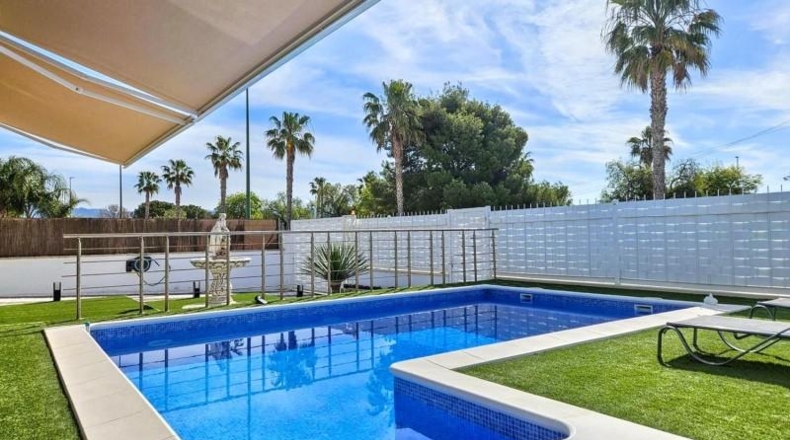 Valencia - Лирия - 524m2