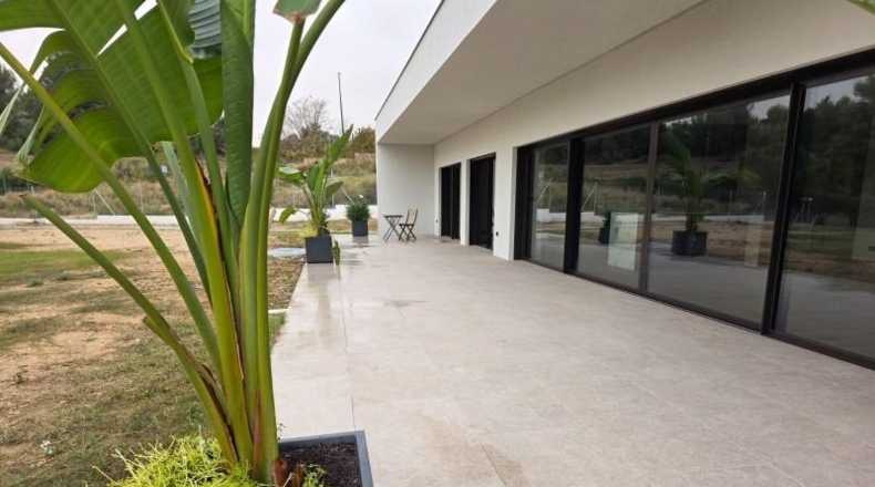 Barcelona - Sant Esteve Sesrovires - 1500m2