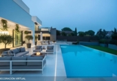 Chalet independiente con terreno en venta en la España, Las Rozas de Madrid, ref: TR352100 foto