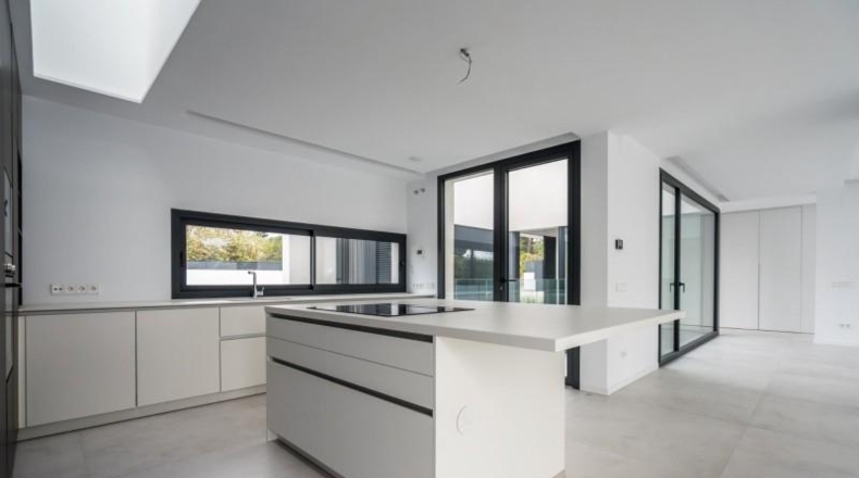 Comunidad de Madrid - Las Rozas de Madrid - 2100m2