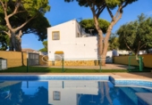 Chalet independiente con terreno en venta en la España, Chiclana de la Frontera, ref: TR415600 foto