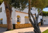 Chalet independiente con terreno en venta en la España, Chiclana de la Frontera, ref: TR415600 foto