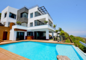 Chalet independiente con terreno en venta en la España, Manilva, ref: TR240611 foto