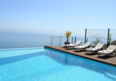 Chalet independiente con terreno en venta en la España, Manilva, ref: TR240611 foto