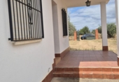 Chalet independiente con terreno en venta en Badajoz ref: TR415648 foto