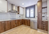 Chalet independiente con terreno en venta en Sabadell ref: TR415663 foto