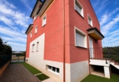 Chalet independiente con terreno en venta en la España, Ponferrada, ref: TR415042 foto