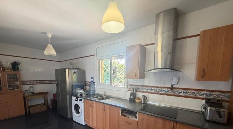 Жирона - Maçanet de la Selva - 656m2