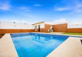 Chalet independiente con terreno en venta en la España, Chiclana de la Frontera, ref: TR407001 foto