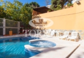 Chalet independiente con terreno en venta en la España, Málaga, ref: TR365765 foto
