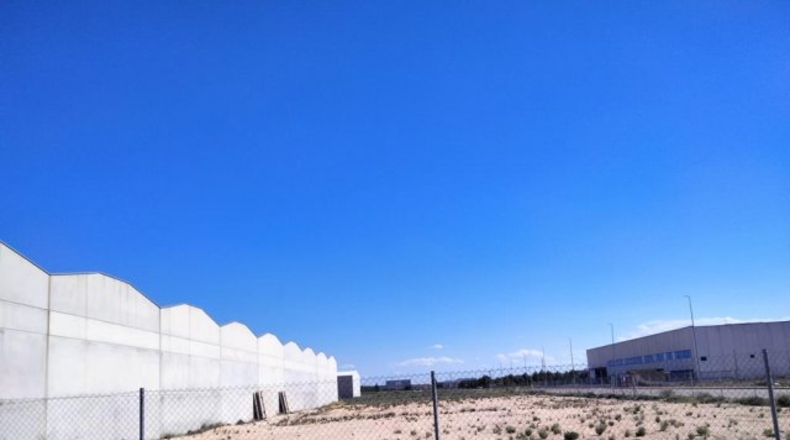 Albacete - Albacete - 3400m2
