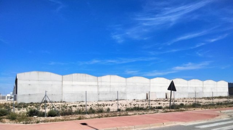 Albacete - Albacete - 3400m2