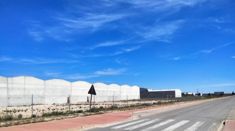 Albacete - Albacete - 3400m2
