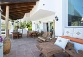 Chalet independiente con terreno en venta en la España, Marbella, ref: TR239793 foto