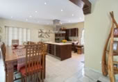 Chalet independiente con terreno en venta en la España, Marbella, ref: TR239793 foto