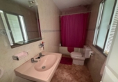 Chalet adosado con terreno en venta en Jaén ref: TR415823 foto