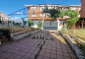 Chalet independiente con terreno en venta en la España, Villaquilambre, ref: TR415828 foto
