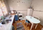 Отдельно стоящий дом с участком на продажу в городе Magaz de Pisuerga. Фото
