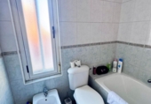 Отдельно стоящий дом с участком на продажу в городе Magaz de Pisuerga. Фото