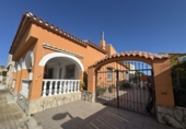 Chalet independiente con terreno en venta en Oliva ref: TR415873 foto