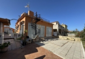 Chalet independiente con terreno en venta en Oliva ref: TR415873 foto