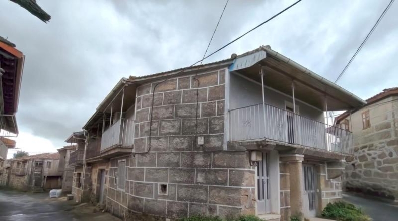 Orense - Xunqueira de Ambía - 84m2