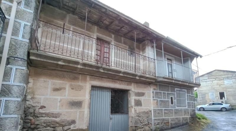 Orense - Xunqueira de Ambía - 84m2
