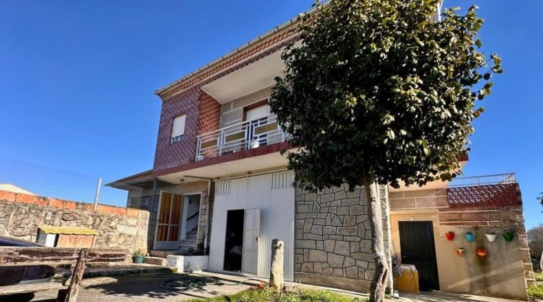 Orense - Junquera de Ambía - 475m2