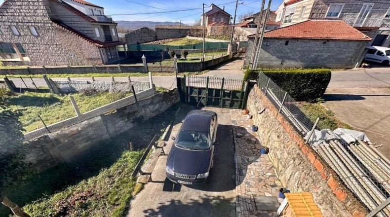Orense - Junquera de Ambía - 475m2