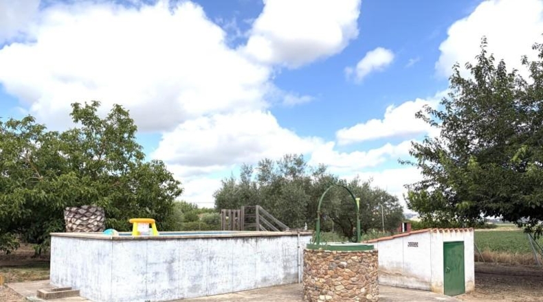 Badajoz - Medellín - 3800m2