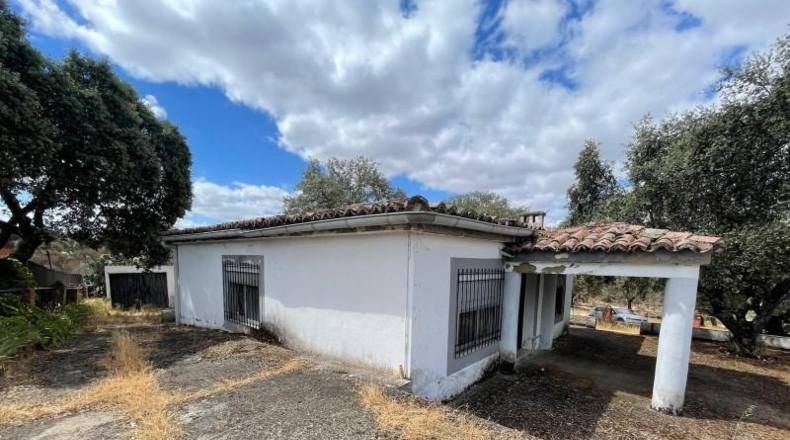 Caceres - Torreorgaz - 725m2