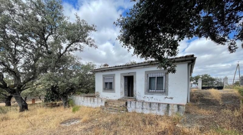 Caceres - Torreorgaz - 725m2