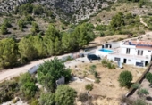 Chalet independiente con terreno en venta en la España, Villar del Arzobispo, ref: TR415946 foto