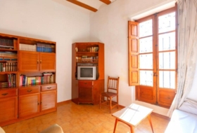 Llombai 330&nbsp;м²